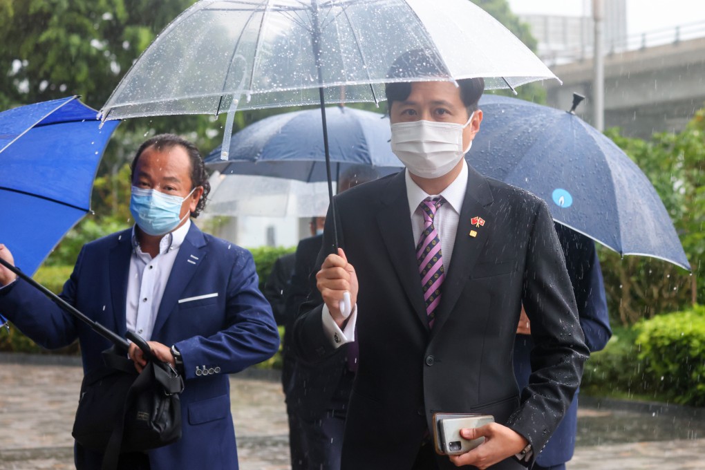The fourth and final batch of district councillors showed up to take their oaths of allegiance on Friday. Photo: Dickson Lee