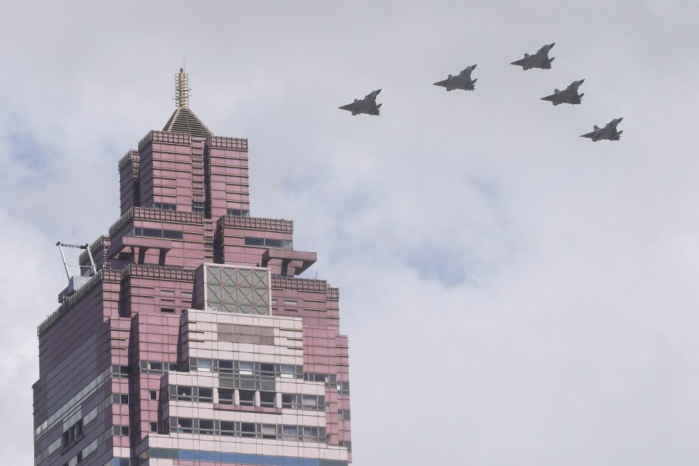 A formation of military airplanes fly during the national day celebration in Taipei, Taiwan, October 10, 2021. Photo: Reuters