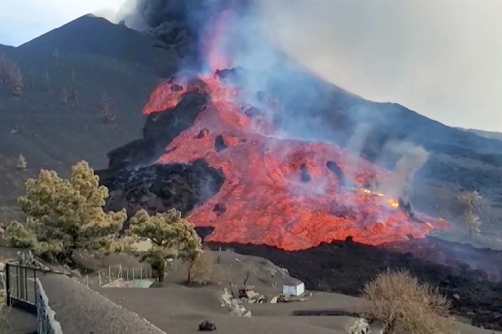 One of the lava streams carrying massive block stones after a cone collapsed in the north side of the Cumbre Vieja volcano on the Canary Island of La Palma, Spain on Monday. Photo: Spanish Geological and Mining Institute (IGME-CSIC) / AFP