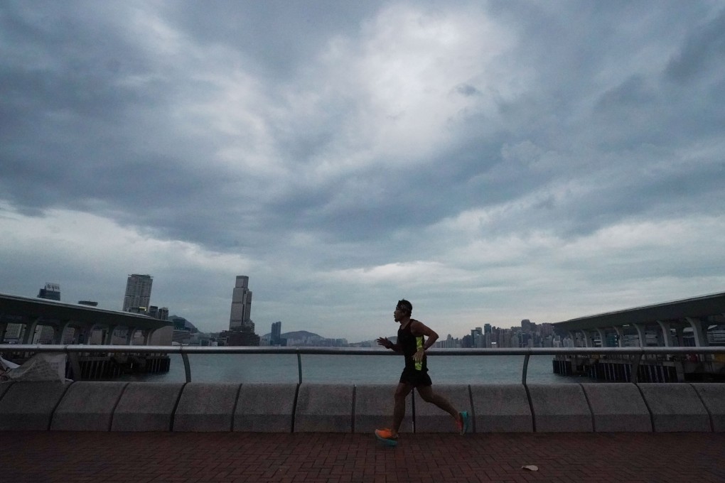 Members of the public are advised to pay attention to the changing typhoon warnings and stay indoors where possible. Photo: Felix Wong