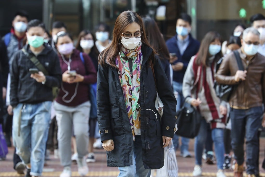 While forecasters have predicted cooler temperatures this weekend, a weather expert says Hongkongers don’t need warm coats just yet. Photo: Xiaomei Chen