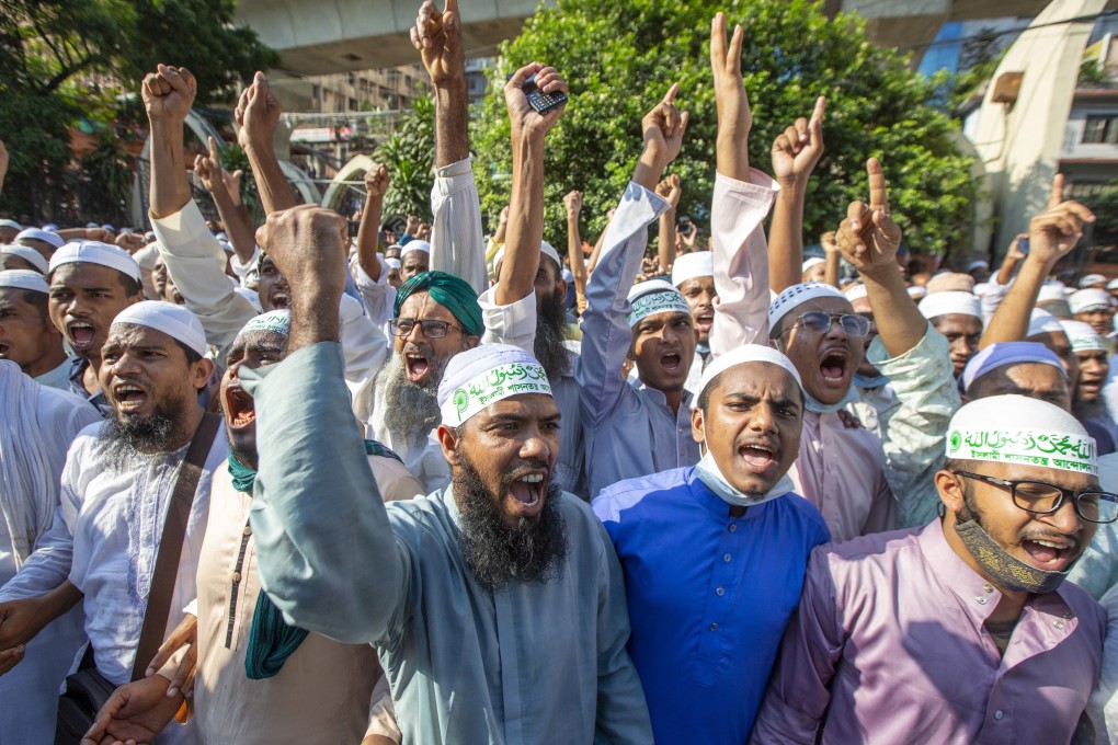 Muslims protest against the alleged desecration of the Koran in Dhaka on October 16, 2021. Photo: EPA-EFE