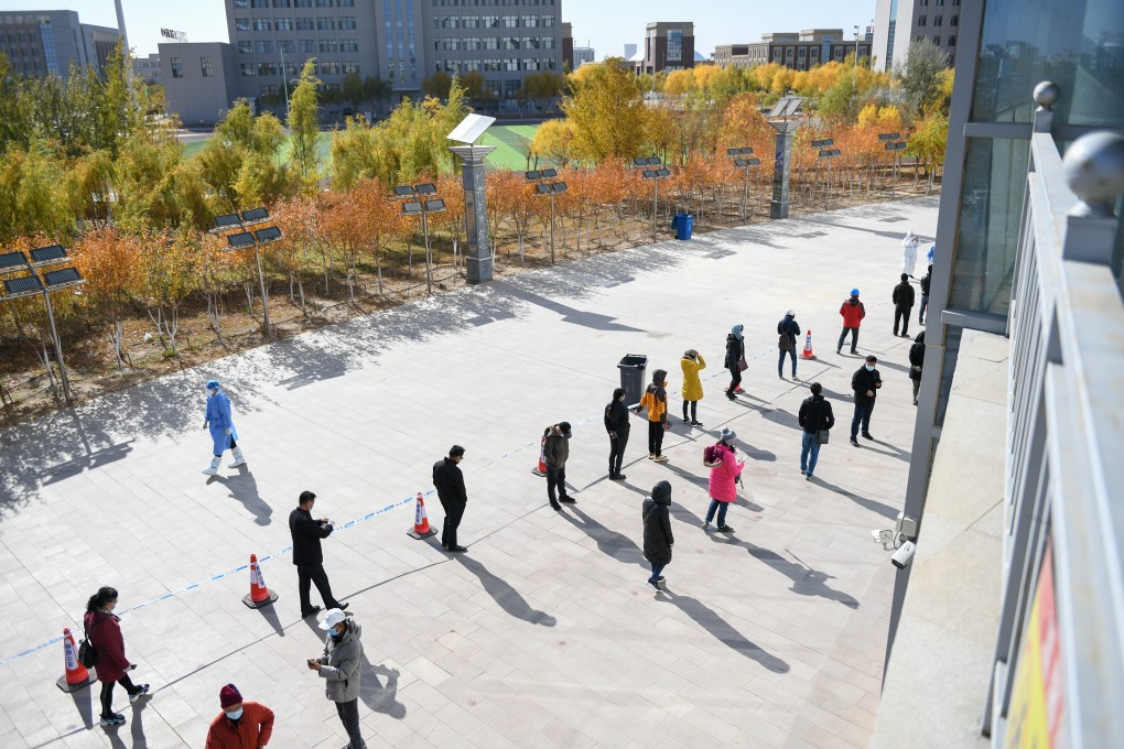 Tourists queue at a testing site in Ejina Banner in Inner Mongolia’s Alxa League. Photo: Xinhua
