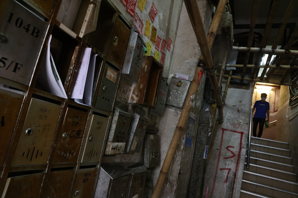 The rent-control bill covers subdivided flats, defined as premises that form part of a unit of a building. Photo: K. Y. Cheng