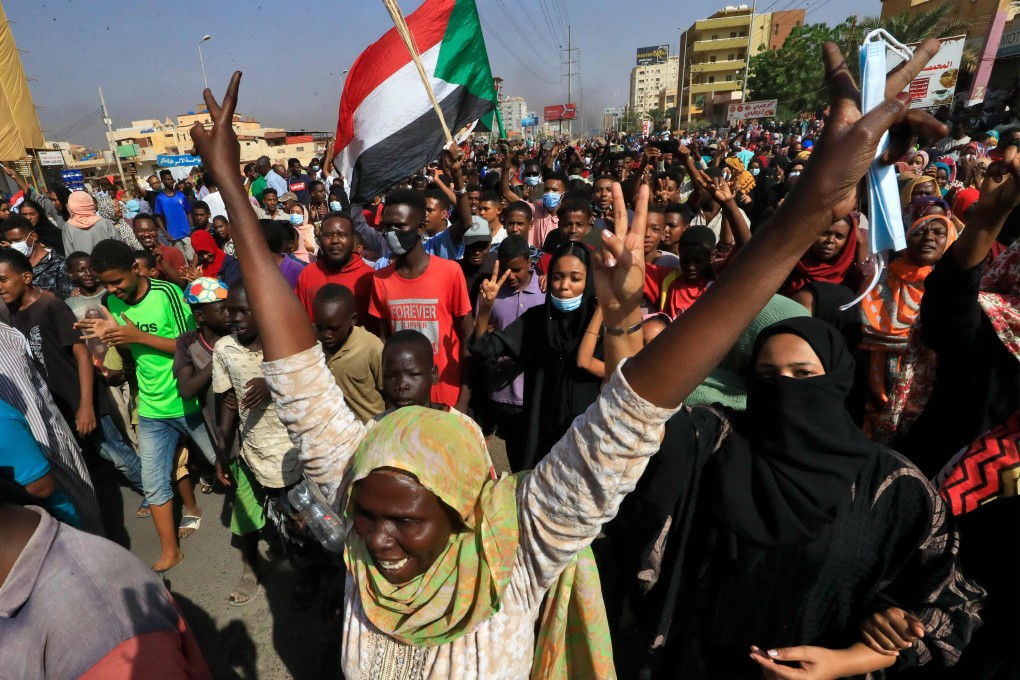 Sudanese protesters in the capital Khartoum denounce detentions by the army of government members. Photo: AFP