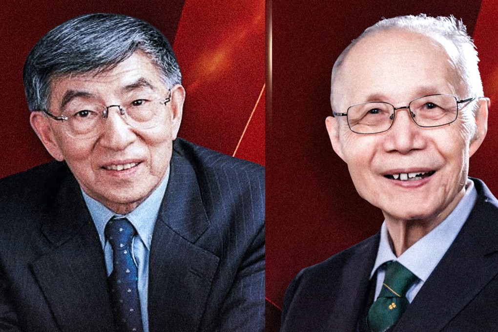 Nuclear scientist Wang Dazhong (left) won the prize along with aircraft designer Gu Songfen. Photo: CCTV