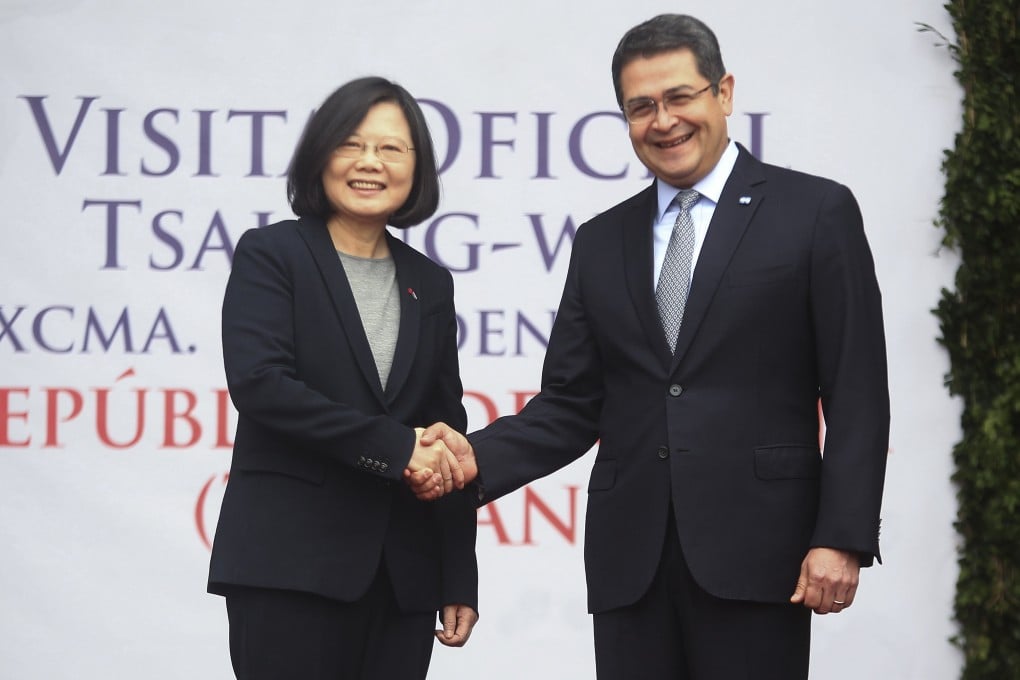 President Juan Orlando Hernandez of Honduras welcomes Taiwanese President Tsai Ing-wen to Tegucigalpa in January 2017. Photo: AFP