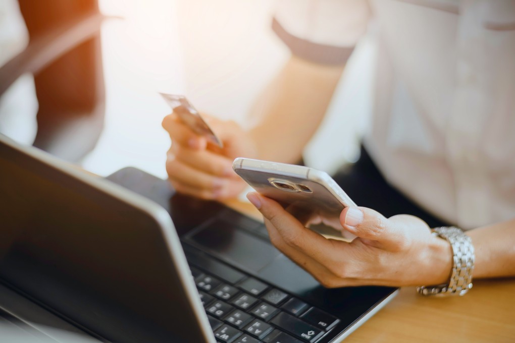 The report by Sia Partners examined 114 mobile banking apps worldwide, with each getting a score from 0 to 20. Photo: Shutterstock