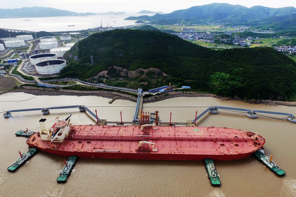 The issue of China joining the United States in releasing crude oil reserves was raised during virtual the meeting between Xi Jinping and Joe Biden. Photo: Reuters