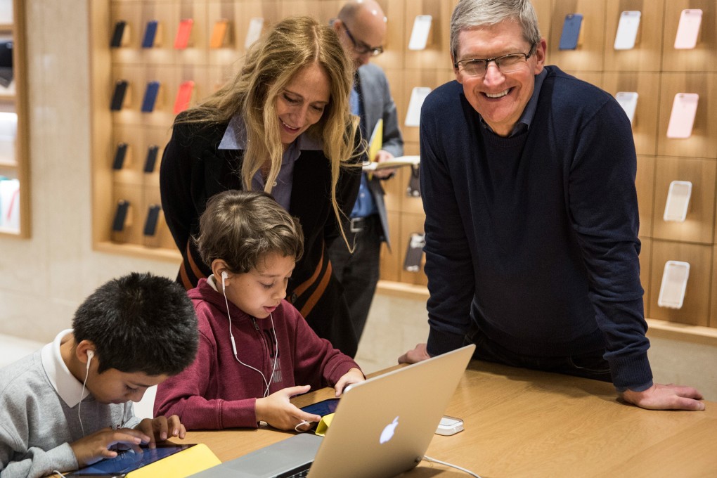 Apple offers summer classes around the us teaching kids how to code