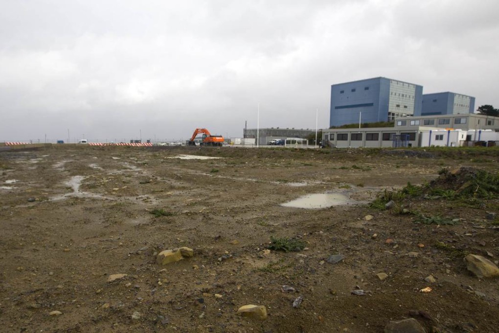 A picture taken on October 21, 2013 shows development land where two nuclear reactors will be built at Hinkly Point on the west coast of England. China vowed on October 21 to take a one-third stake in Britain's first nuclear power plant in decades in an EDF-led project. Photo: AFP