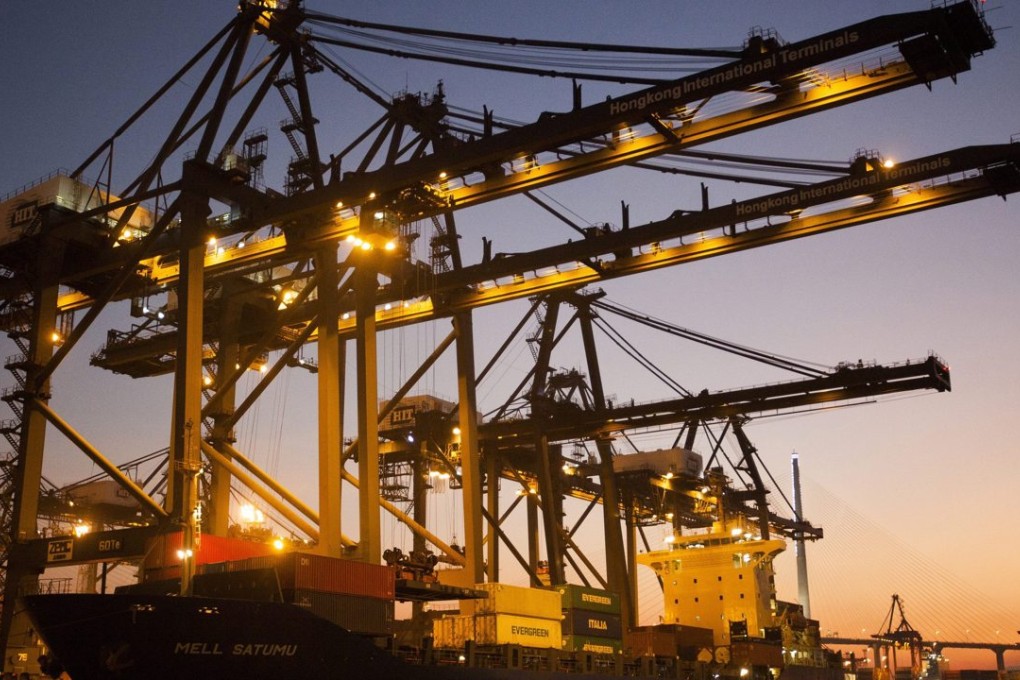 A container port in Hong Kong as the two mainland Chinese shipping giants -- China Cosco and China Shipping Development posted contrasting third quarter results late on Wednesday. Photo: EPA