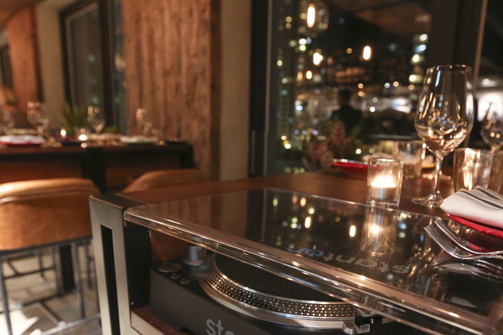 LP record player at the bar My House in Wanchai. 06NOV15 [BAR REVIEW LIFE]