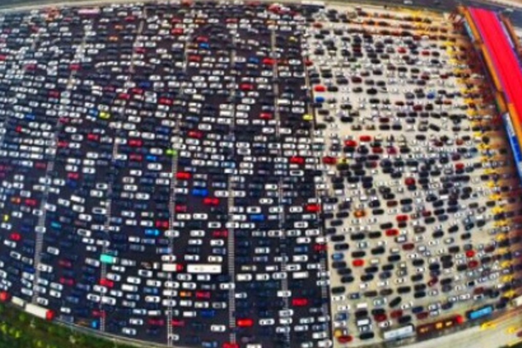 Cars return to Beijing after one of the country’s “golden week” vacations in this file photo. Some 3.7 billion journeys are expected to be made during the 40 days covering China’s Lunar New Year festivities next February. Photo: SCMP Pictures