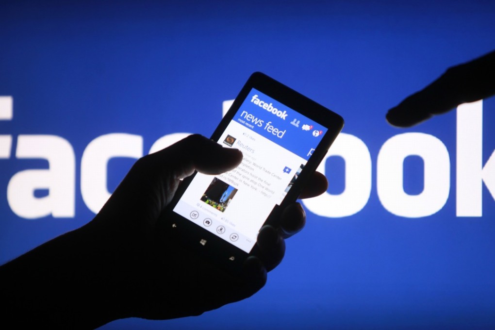 Studies show that news stories require an average loading time of eight seconds on a mobile browser, giving easily distracted users plenty of opportunity to head to other sites or apps. Photo: Reuters