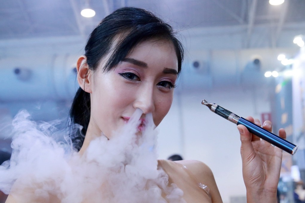 inhaling diacetyl, a chemical present in most e-cigarettes tested, can give users “popcorn lung”. Photo: Corbis