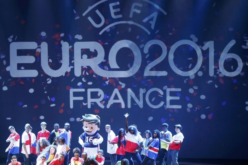 Dancers perform around EURO 2016 mascot 'Super Victor' Photo: Reuters