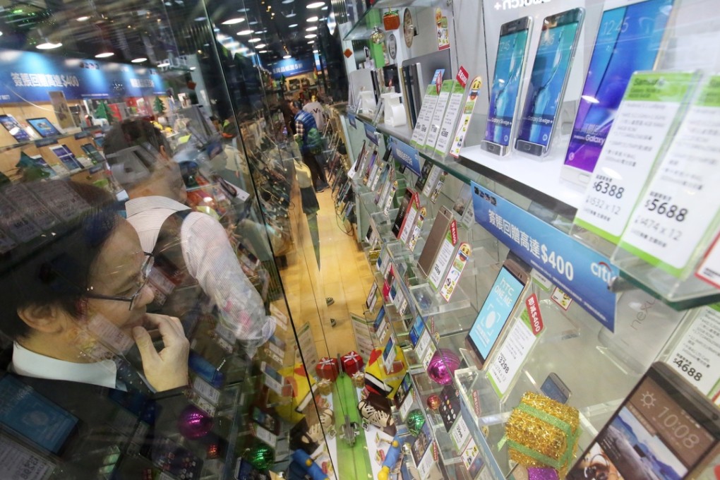 Could Hutchison Telephone or PCCW be credibly scrutinised for market dominant behaviour when mainland mobile operators already hover over the local market with customer bases 100 times larger than our local “behemoths” could ever dream of? Photo: Edward Wong