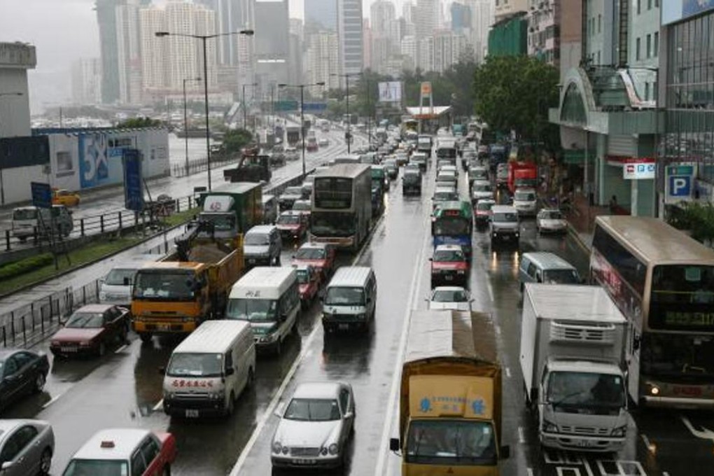 Traffic congestion in Hong Kong has become so serious that passengers may soon be better off walking. Photo: Dickson Lee