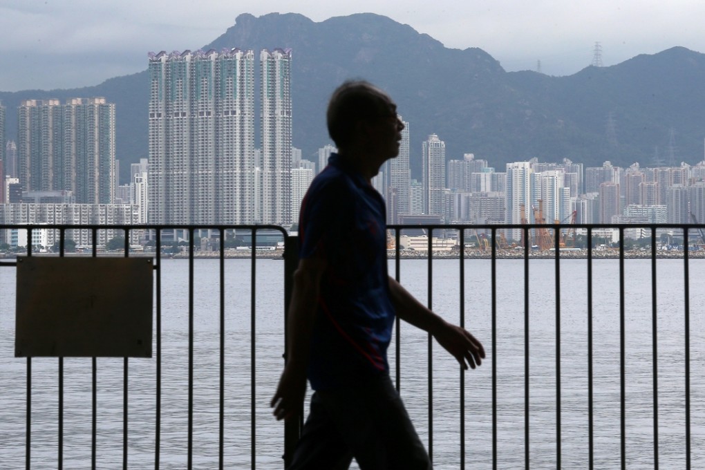 It is misleading for the government to reframe the need for protection as giving out money, regardless of rich or poor. Photo: K. Y. Cheng