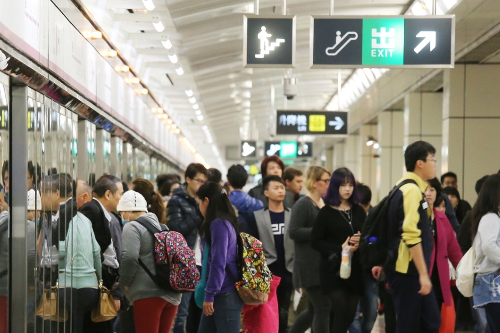 Passengers on the MTR’s West Rail Line were delayed when train service was disrupted yesterday evening. Photo: Dickson Lee