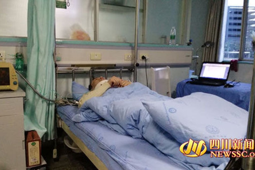 The doctor after the attack in Sichuan province. Photo: Newssc.org