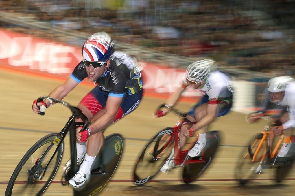 Mark Cavendish, left, takes part in the Men's Scratch Race, at the Revolution Series at Manchester Velodrome on Saturday as he returns to the track. Photo: AP