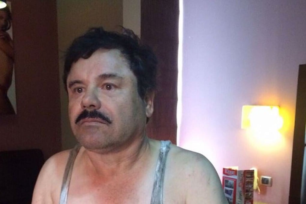 This image provided by an anonymous source on Friday shows Joaquin Guzman Loera, alias ‘El Chapo’, handcuffed after his detention. Photo: Xinhua