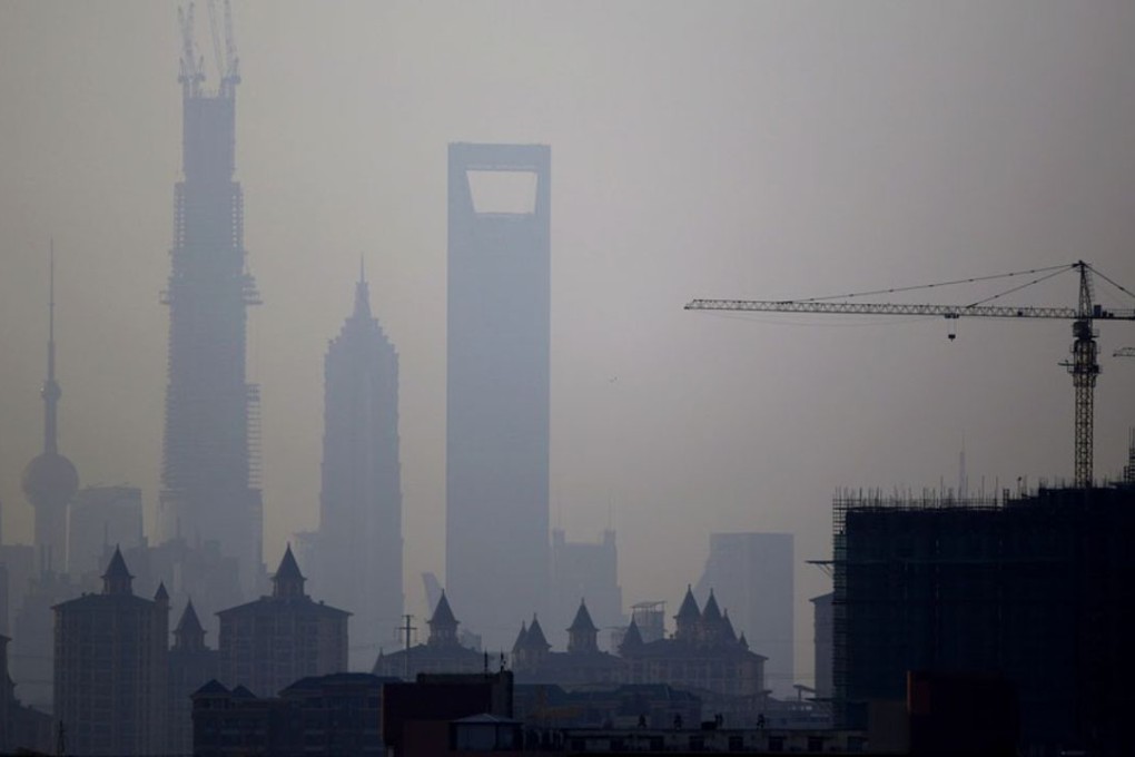 With the exception of rising food prices, there were few other signs of momentum last month to hope for a major economic turnaround in 2016. Photo: Reuters