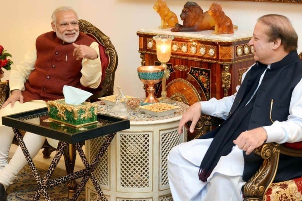 A meeting between Pakistan’s Prime Minister Nawaz Sharif (right) and his Indian counterpart Narendra Modi in eastern Pakistan’s Lahore. Photo: Xinhua