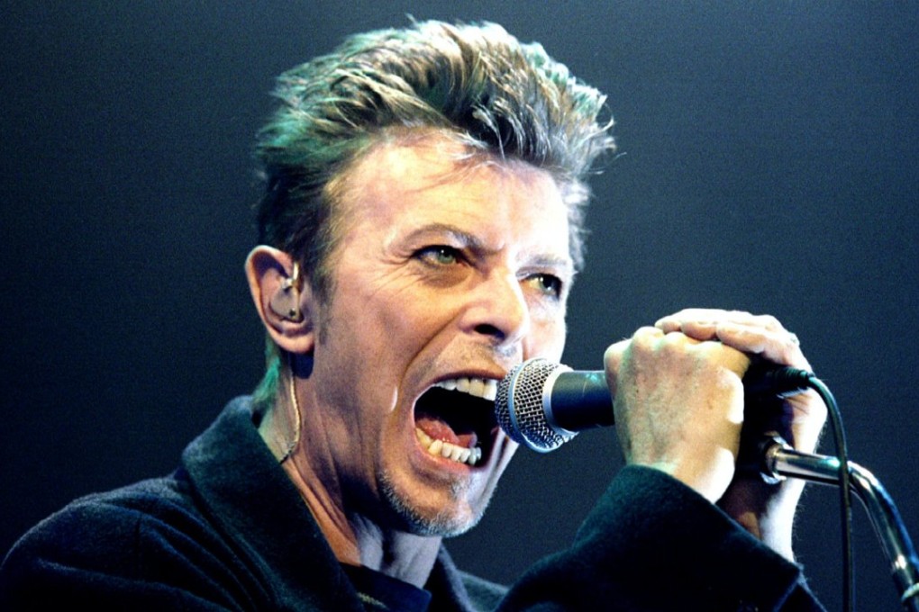 David Bowie performs during a concert in Vienna, Austria in this February 4, 1996 file photo. Photo: Reuters