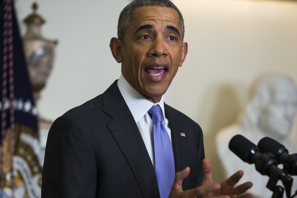 epa05107123 US President Barack Obama delivers a statement about the U.S. lifting economic sanctions on Iran in the Cabinet Room of the White House in Washington, DC, USA, 17 January 2016. Obama also spoke about the freed American hostages, and said that Iran 'will not get its hands on a nuclear bomb.' EPA/JIM LO SCALZO