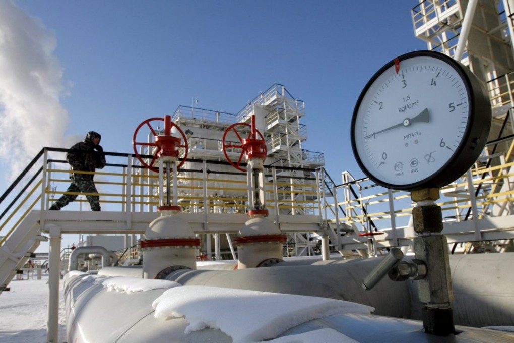 A file photo showing a general view of Yuganskneftegaz pumping station in Priobskoe oilfield some 200 km from Nefteyugansk, Russia. Photo: EPA
