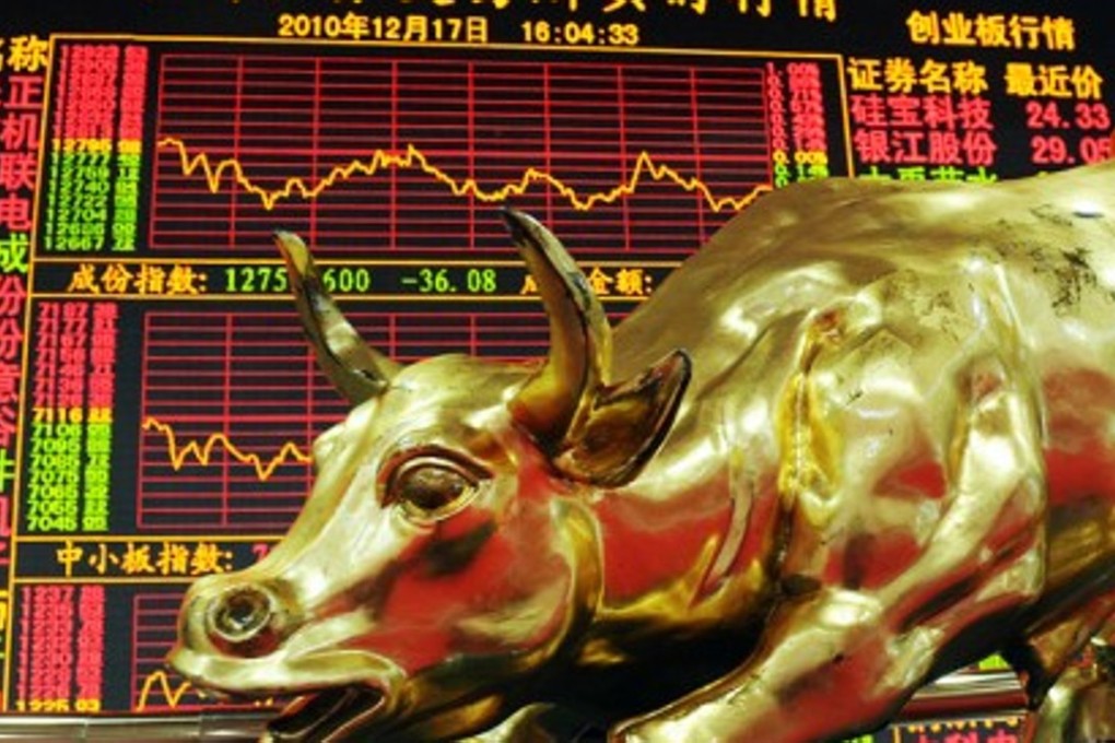 The volatile state of China’s stock markets and currency exchange rates are compelling officials to try and stem large capital outflows to the US, but they may be swimming against the tide. Photo: SCMP Pictures