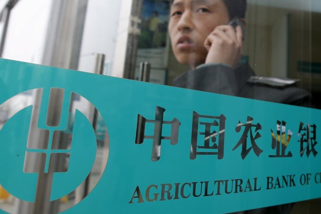 Two employees at the Agricultural Bank of China allegedly lost the bank’s money on mainland stock investments after last summer’s market crash. File photo: Reuters