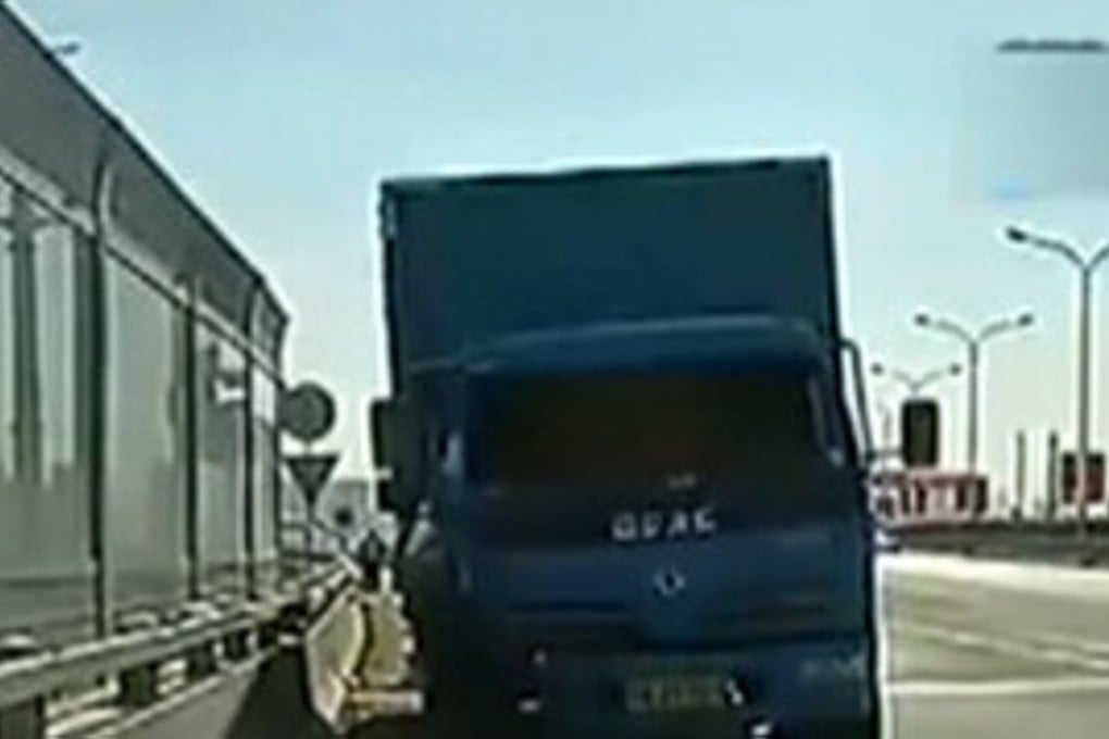 The scene of the accident on an expressway in Hubei province. Photo: Sina.com