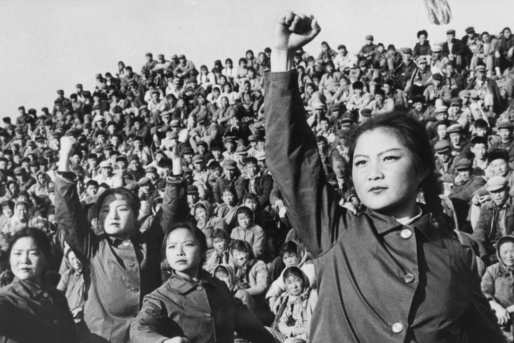 Members of the Xiangyang Commune in Jiangsu Province take part in the 1974 campaign to ‘Criticise Lin Biao and Confucius’, one of the last large campaigns of the Cultural Revolution. Photo: Corbis