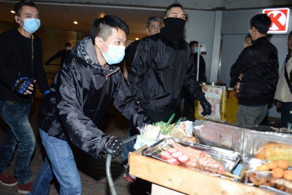 A photo posted to a community news Facebook page is believed to show the hawker crackdown in Tuen Mun. Photo: Facebook / TMHK