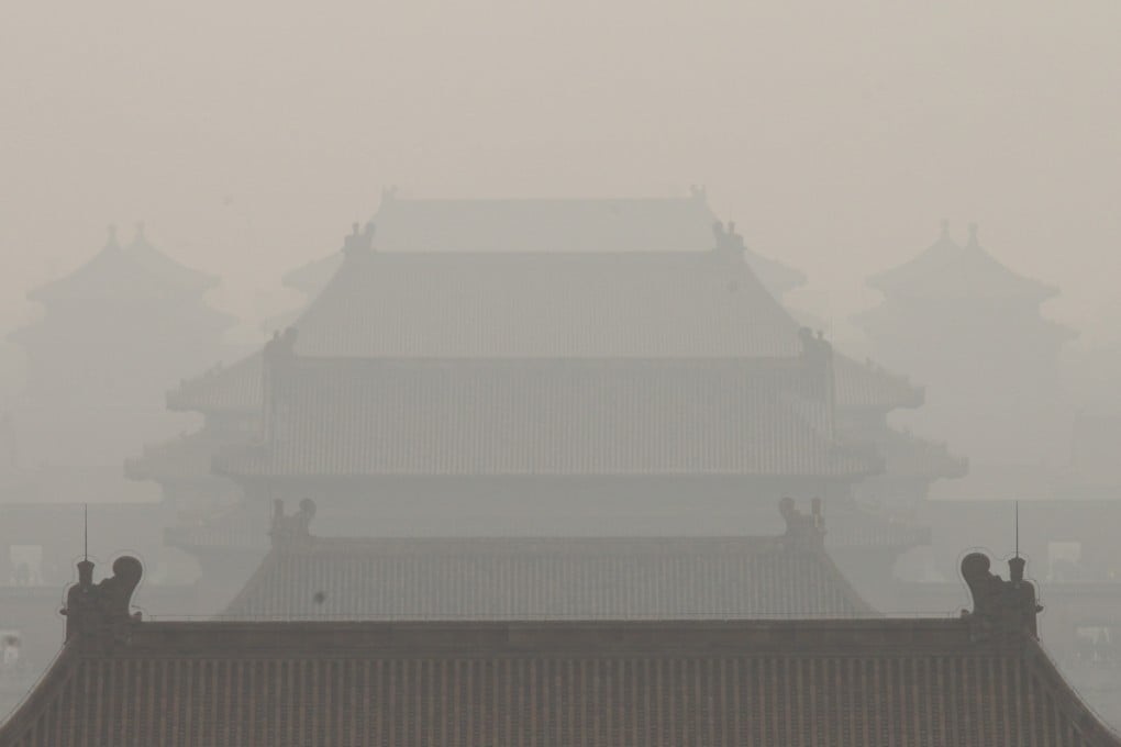 Beijing’s Forbidden City shrouded in smog. Planners say ventilation corridors could funnel away the worst of the city’s smog. Photo: Simon Song