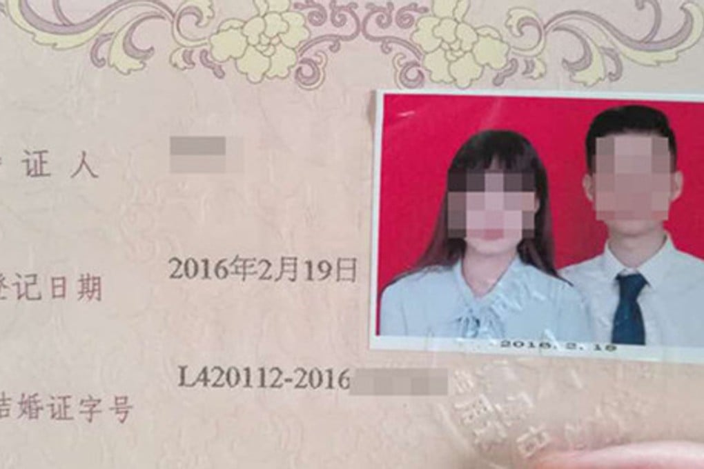 The couple received a formal apology for the mix-up. Photo: Cnhubei.co