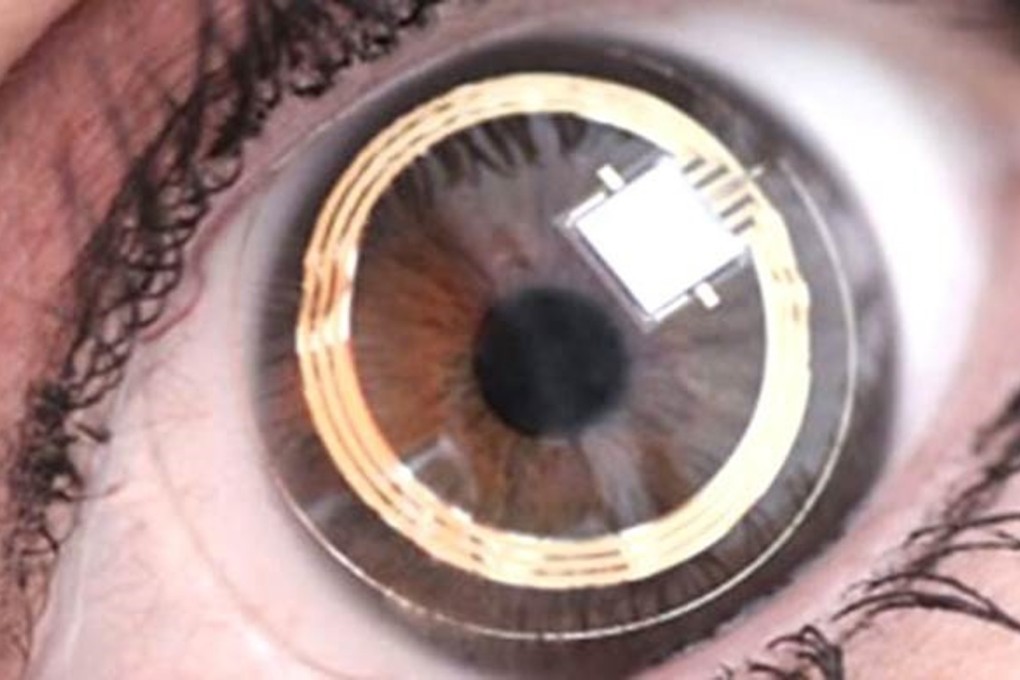 Smart contact lenses with built-in electronic circuits could be used to perform various tasks, from creating virtual displays for gamers to measuring glucose levels in tears for patients with diabetes. Photo: YouTube