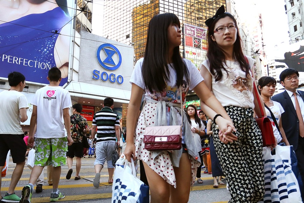 Shoppers in Causeway Bay. Photo: SCMP/Nora Tam