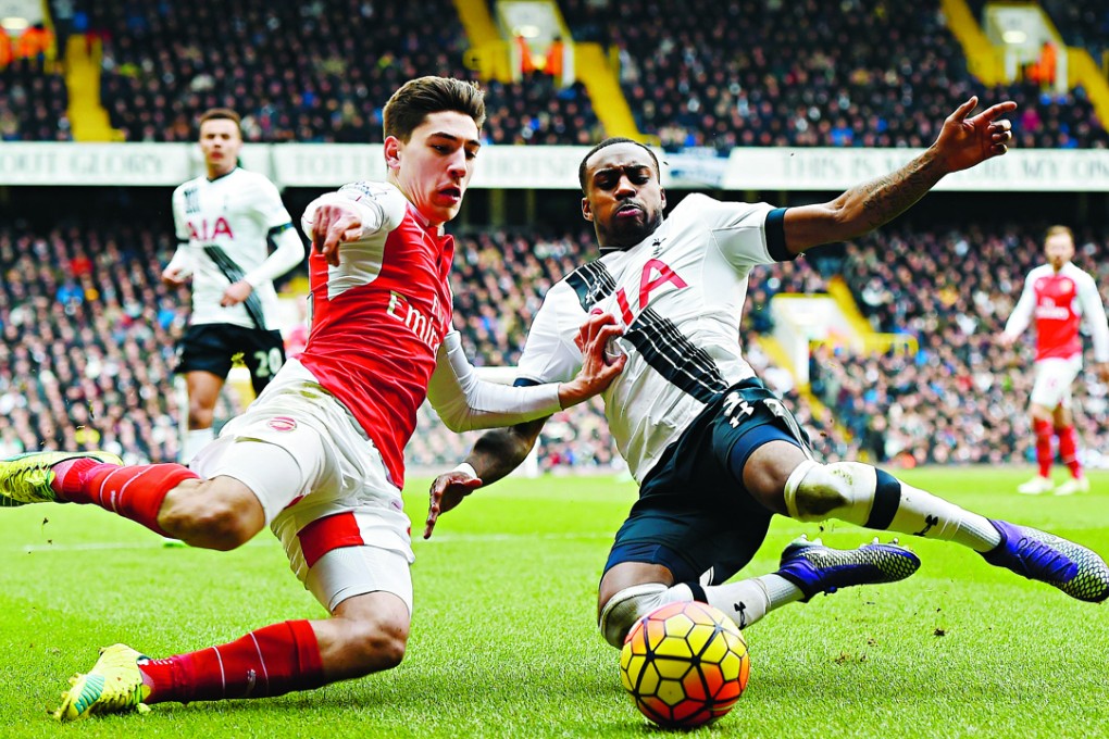 Tottenham’s Danny Rose (right) vies for the ball with Arsenal’s Hector Bellerin during their English Premier League clash. Photo: EPA
