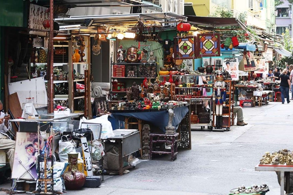 Upper Lascar Row, just off of Hollywood Road has a lot of antique shops. Photo: K.Y. Cheng