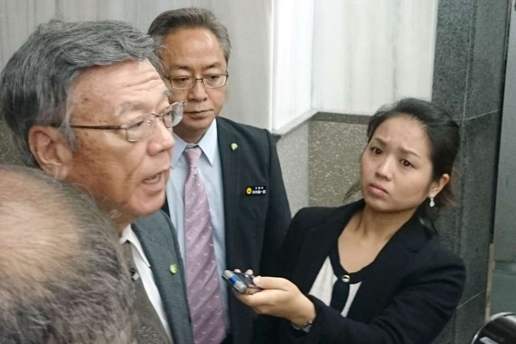 Okinawa Governor Takeshi Onaga (left). Photo: Kyodo