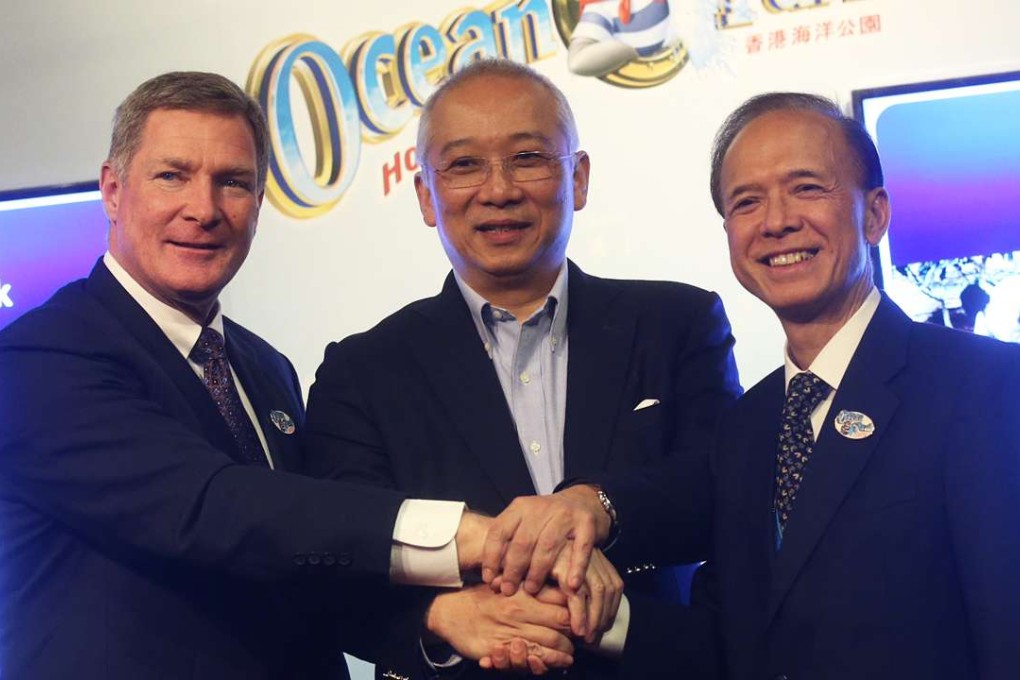 Incoming Ocean Park chief executive Matthias Li (right), with predecessor Tom Mehrmann (left) and Chairman Leo Kung. Photo: K. Y. Cheng
