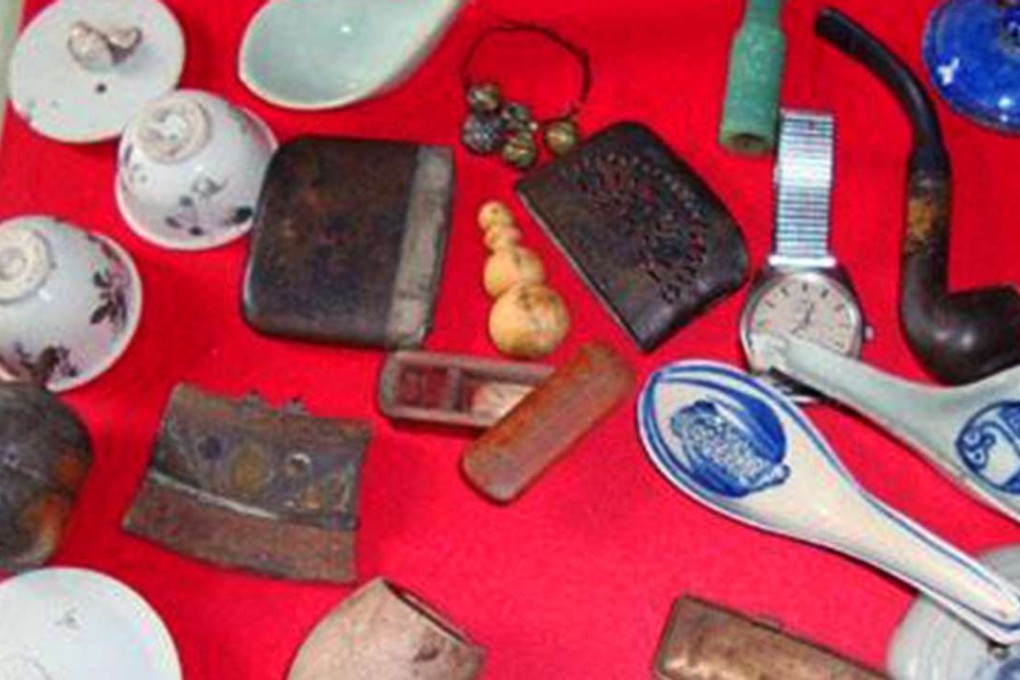Some of the objects found buried in a bag under Zheng’s grandfather’s burial mound in Hangzhou, Zhejiang province. Photo: Toutiao.com