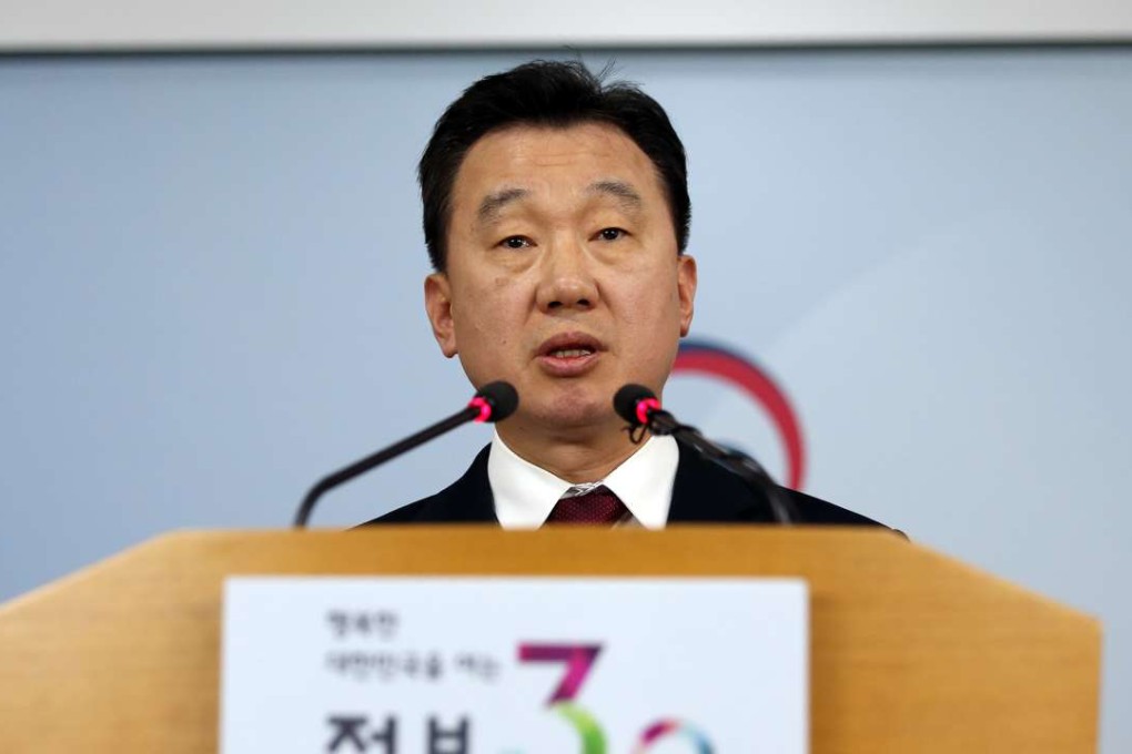 South Korean Unification Ministry spokesman Jeong Joon-hee speaks about North Korean workers' defection to South Korea during a briefing at the government complex in Seoul. Photo: AP