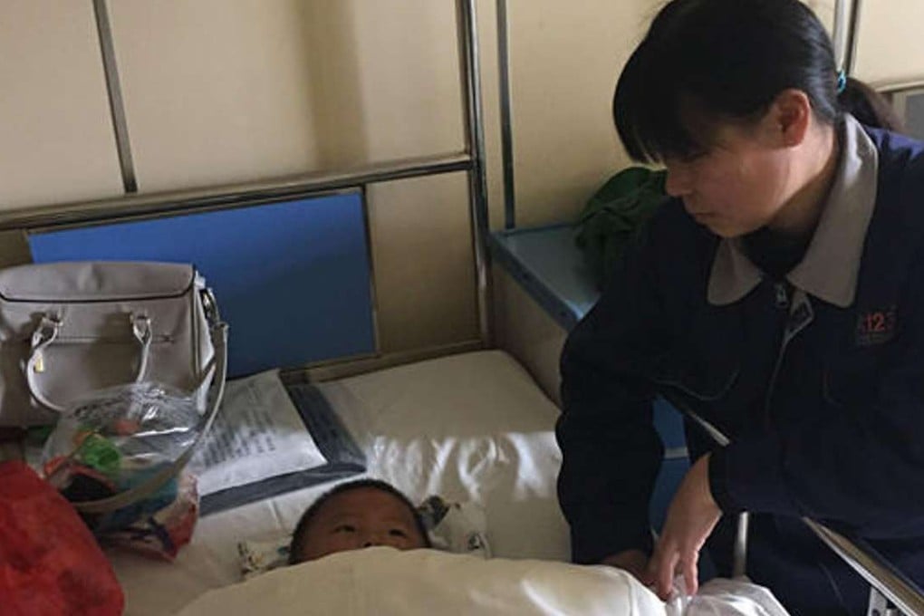 The boy injured in the fall in Changzhou. Photo: 163.com