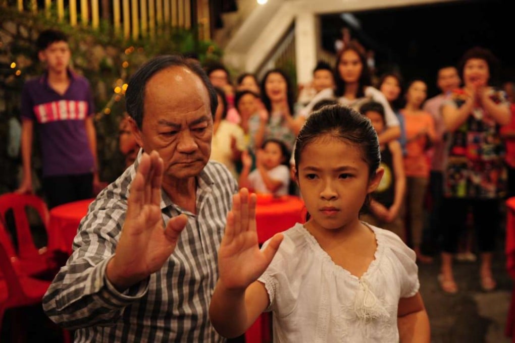 Tan Qin-lin as Sarah and Ti Lung as her grandfather in Jess Teong’s The Kid from the Big Apple (category I), which also stars Jessica Hsuan.